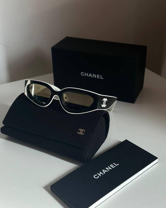 Black and white Glasses